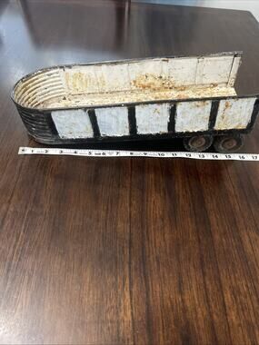 VINTAGE STRUCTO COMPANY PRESSED STEEL GRAIN TRAILER ONLY 16" long Poor Condition